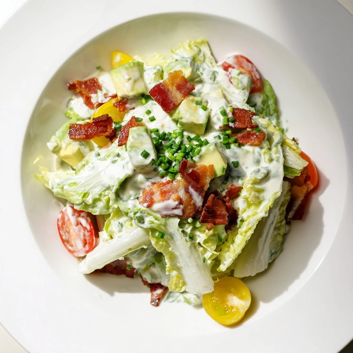 Enjoy this easy Crispy Bacon Keto BLT Salad with a creamy homemade dressing, perfect for a quick, healthy American lunch or dinner.